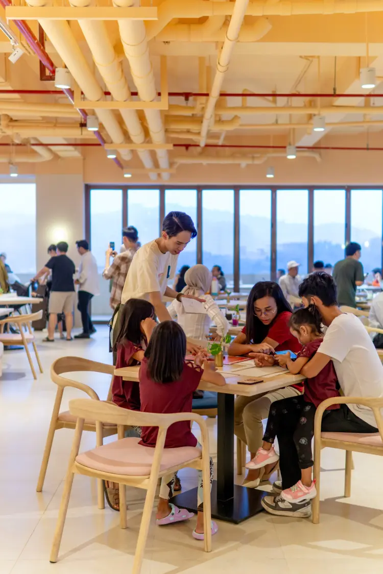 Lima Kitchen and View 7