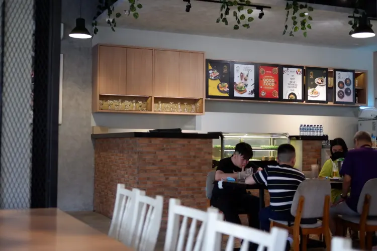 PEOPLE'S PLACE CAFE Medan 3