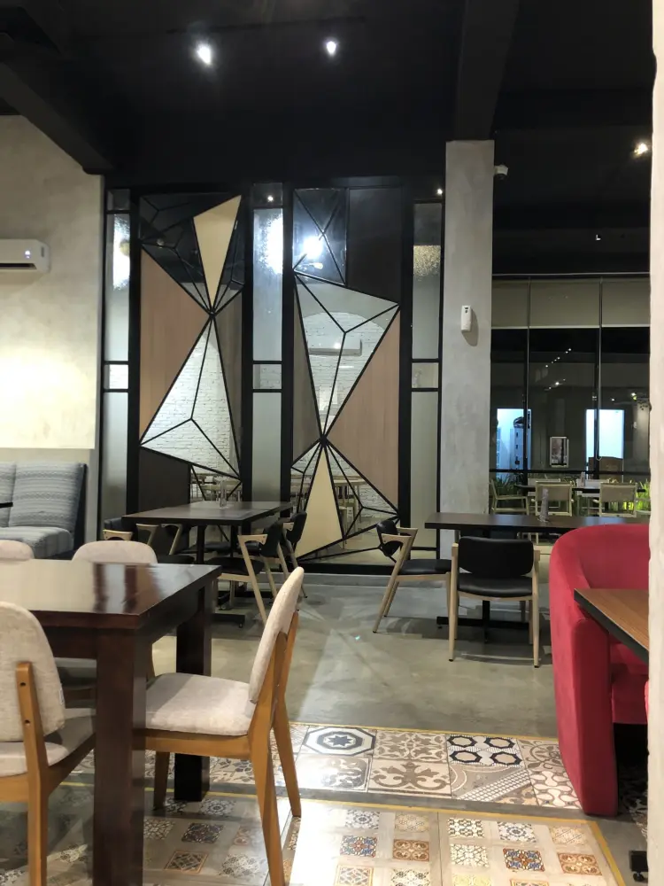 PEOPLE'S PLACE CAFE Medan 5