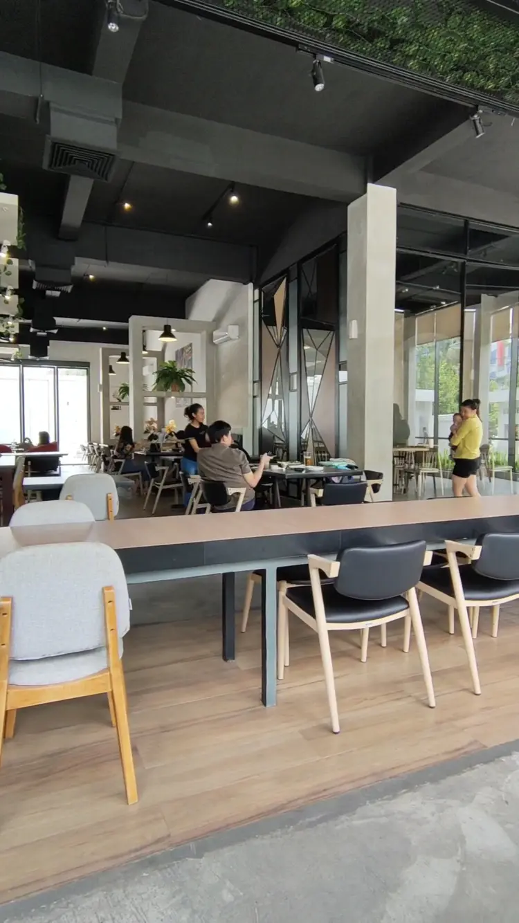 PEOPLE'S PLACE CAFE Medan 2