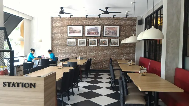 Pizza Hut Restoran 1