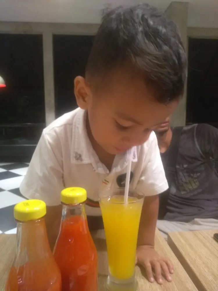 Pizza Hut Restoran 5