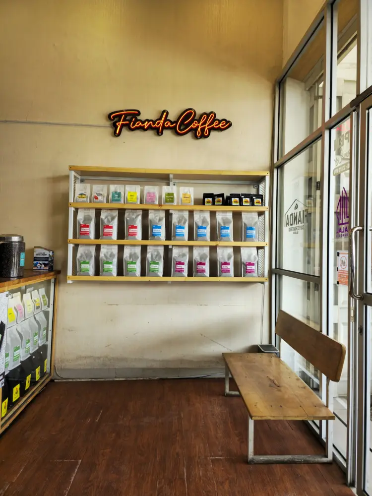Fianda Coffee Roastery and Eatery Payakumbuh 6