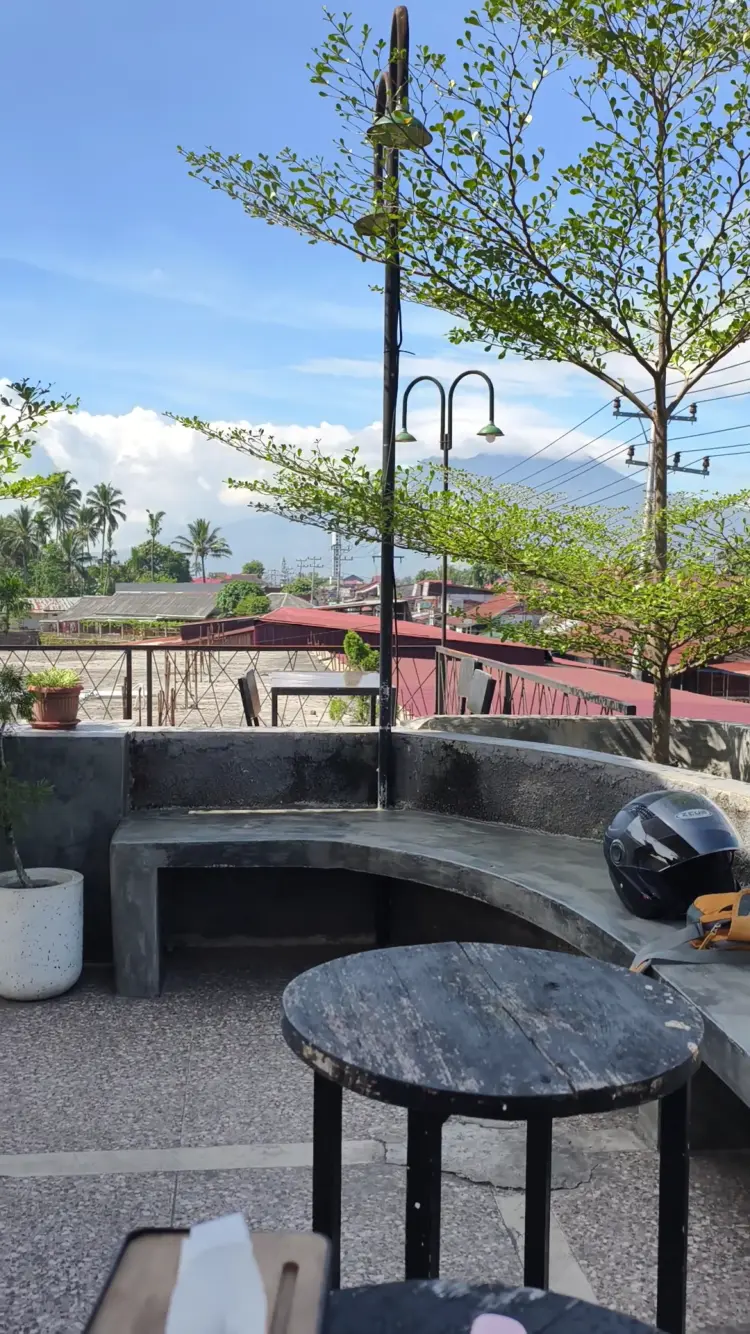 Fianda Coffee Roastery and Eatery Payakumbuh 7