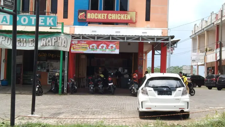 ROCKET CHICKEN TAMPINGAN 1