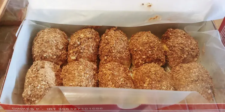 Roti Unyil Venus Bakery - Siliwangi 9