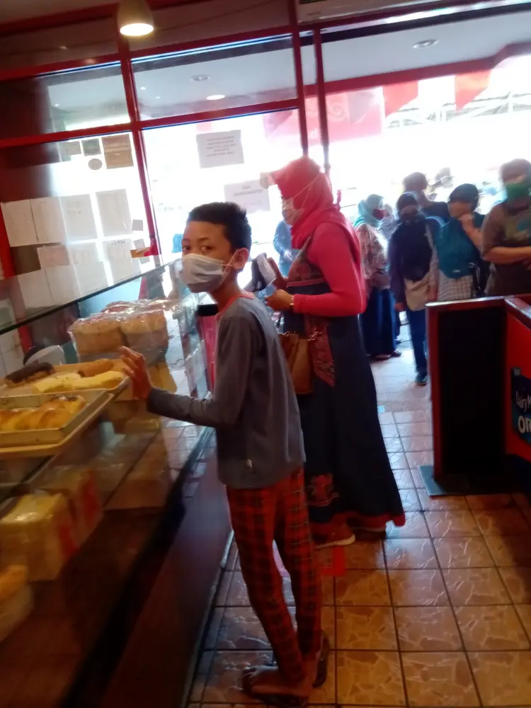 Roti Unyil Venus Bakery - Siliwangi 2