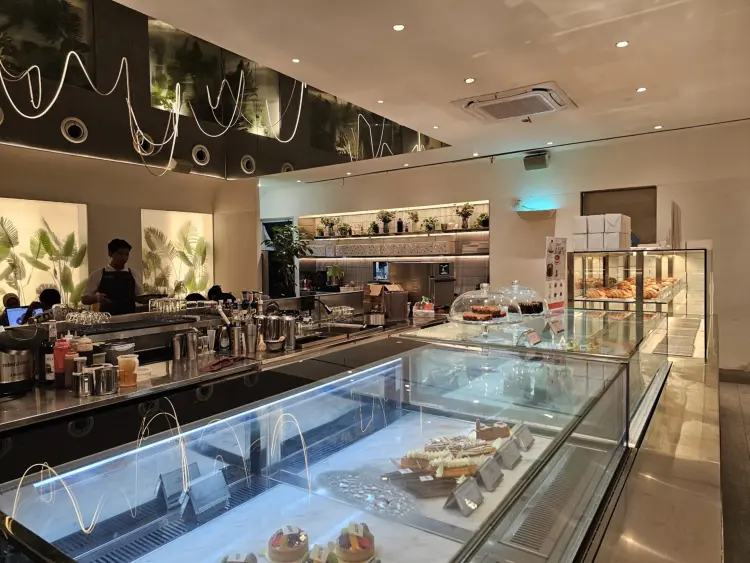 NOB Cafe, The Breeze BSD 10