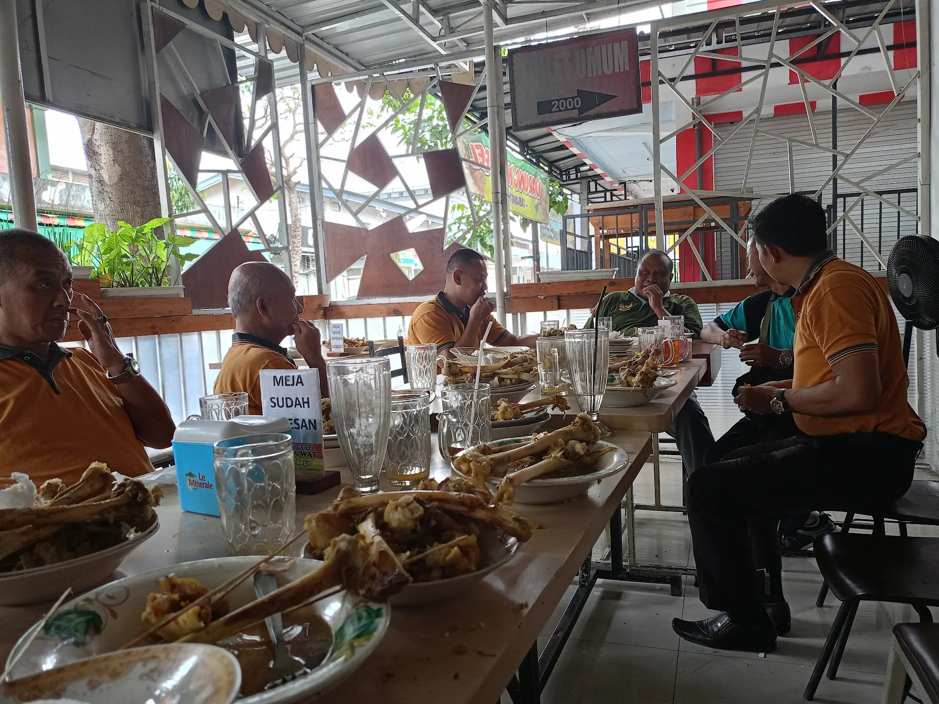 火车站对面的传奇羊肉，连不吃羊的都被征服？但…先做好排队准备！ 8