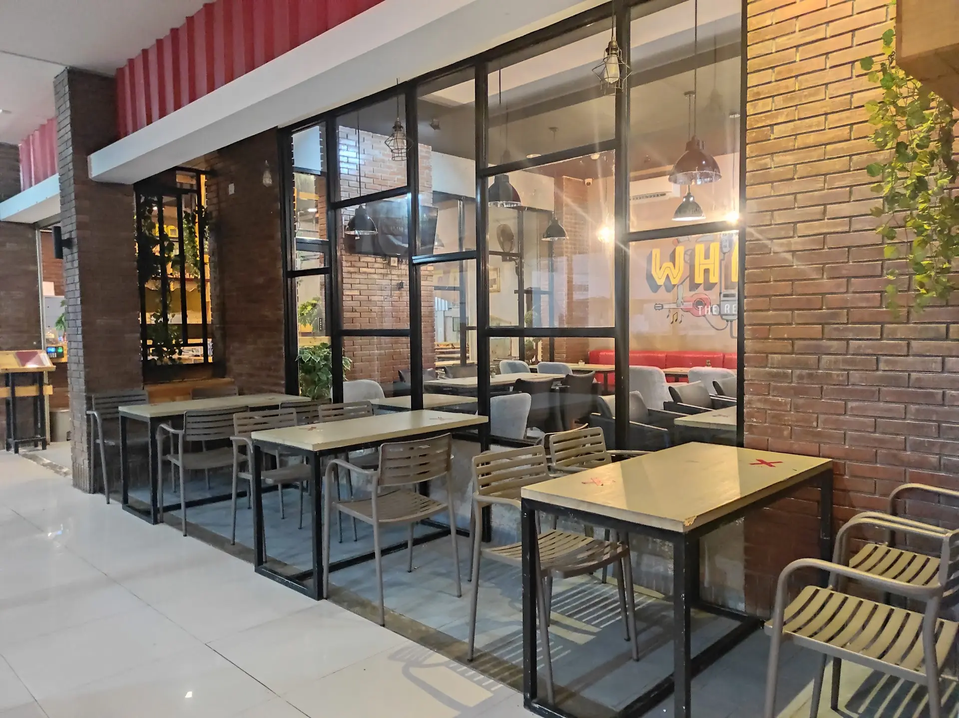 Mahasiswa Depok, merapat! Anjay, ada tempat Nongkrong yang makanannya sistem blind box? 2