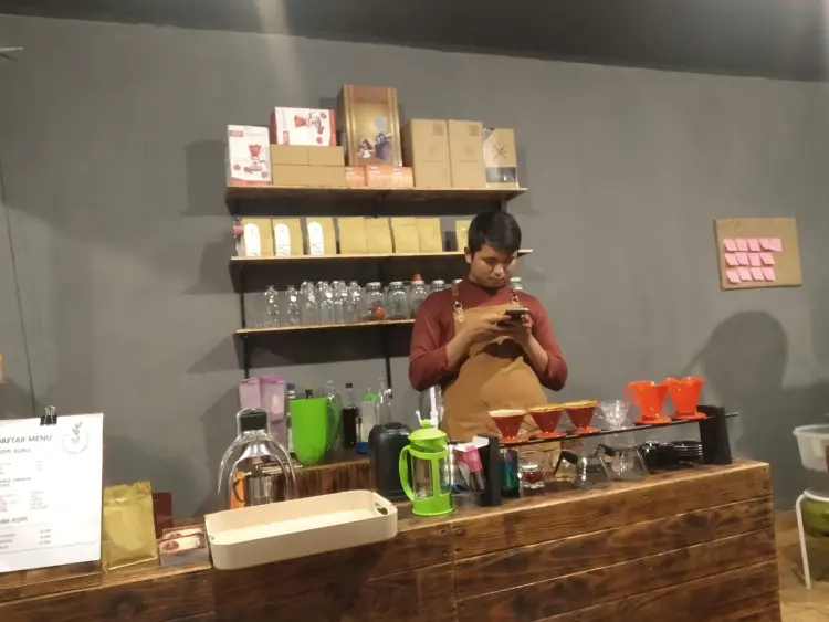 Rumah Tani Coffee & Brewing 7