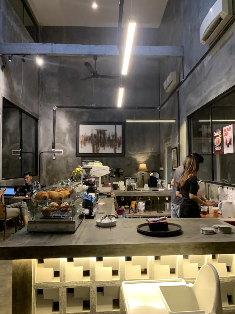 Alofa coffee and Roastery 7