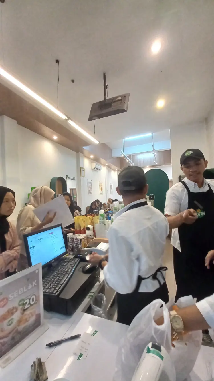 Yotta Bone, Agus salim 9