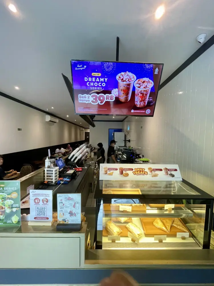 Kopi Kenangan - Ruko Jl. Riau 5