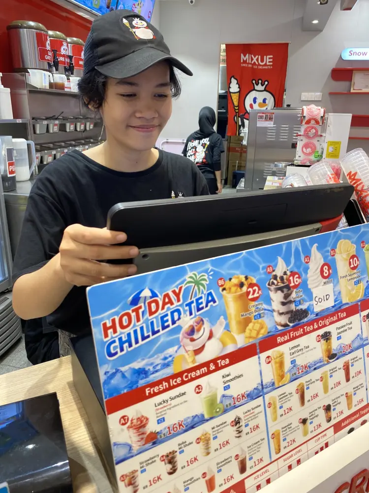 MIXUE Supermall Karawaci 4