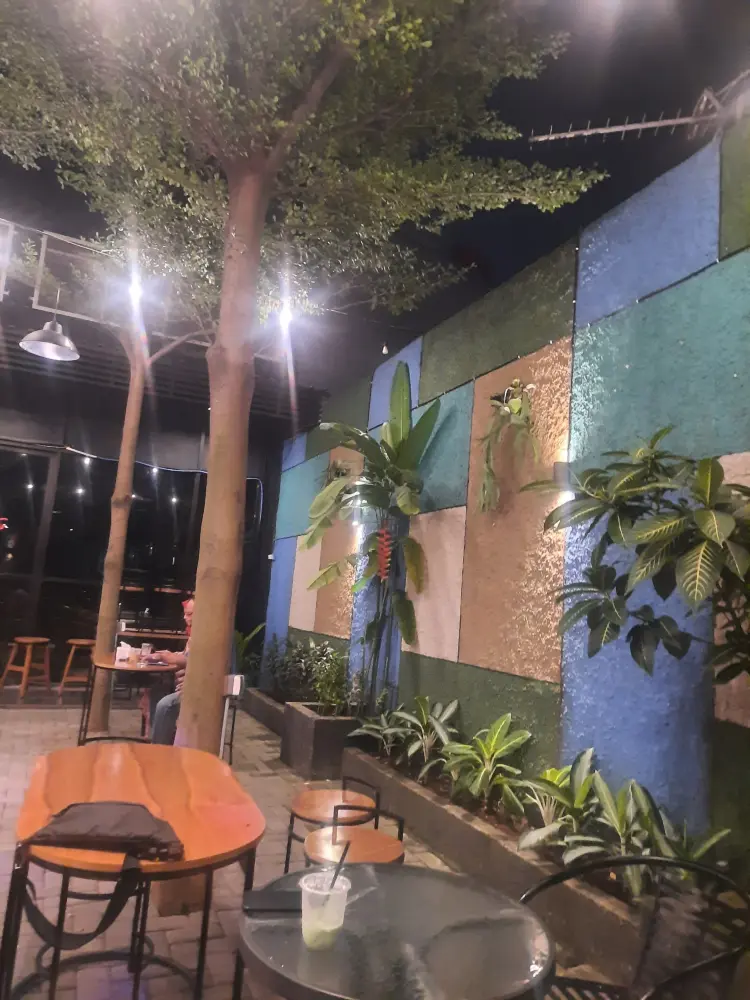 Dels House Cafe & Eatery - Kopi Dari Hati 3