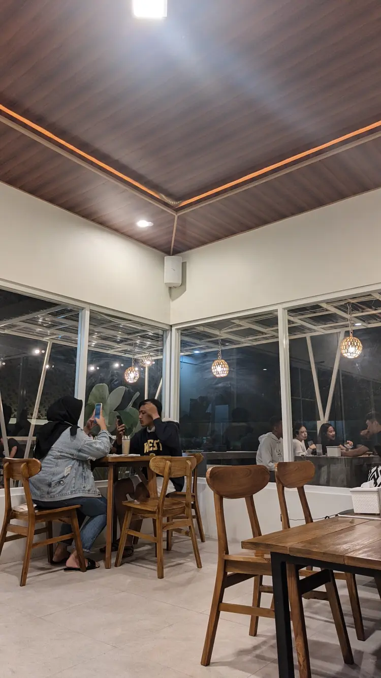 Niscala Coffee and Space 7