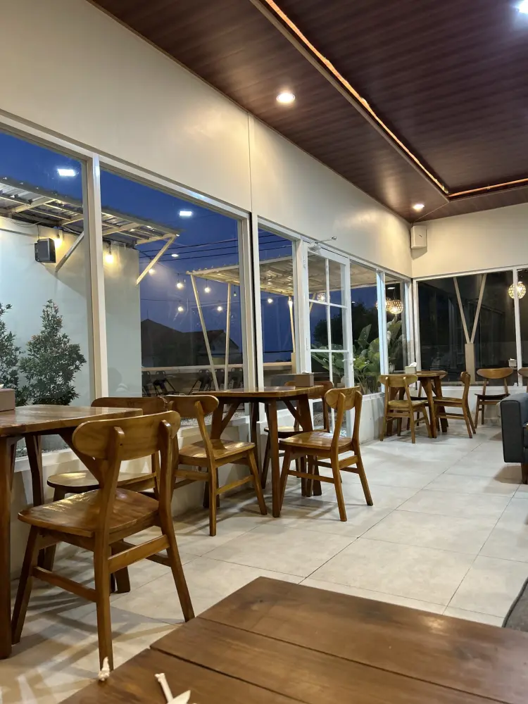 Niscala Coffee and Space 5