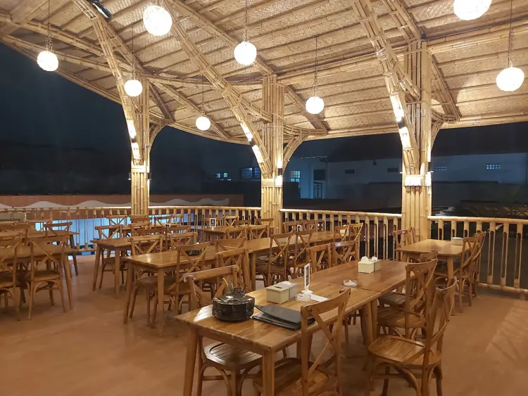 连总统都来打卡，这家店的烤肋排凭什么这么难吃？