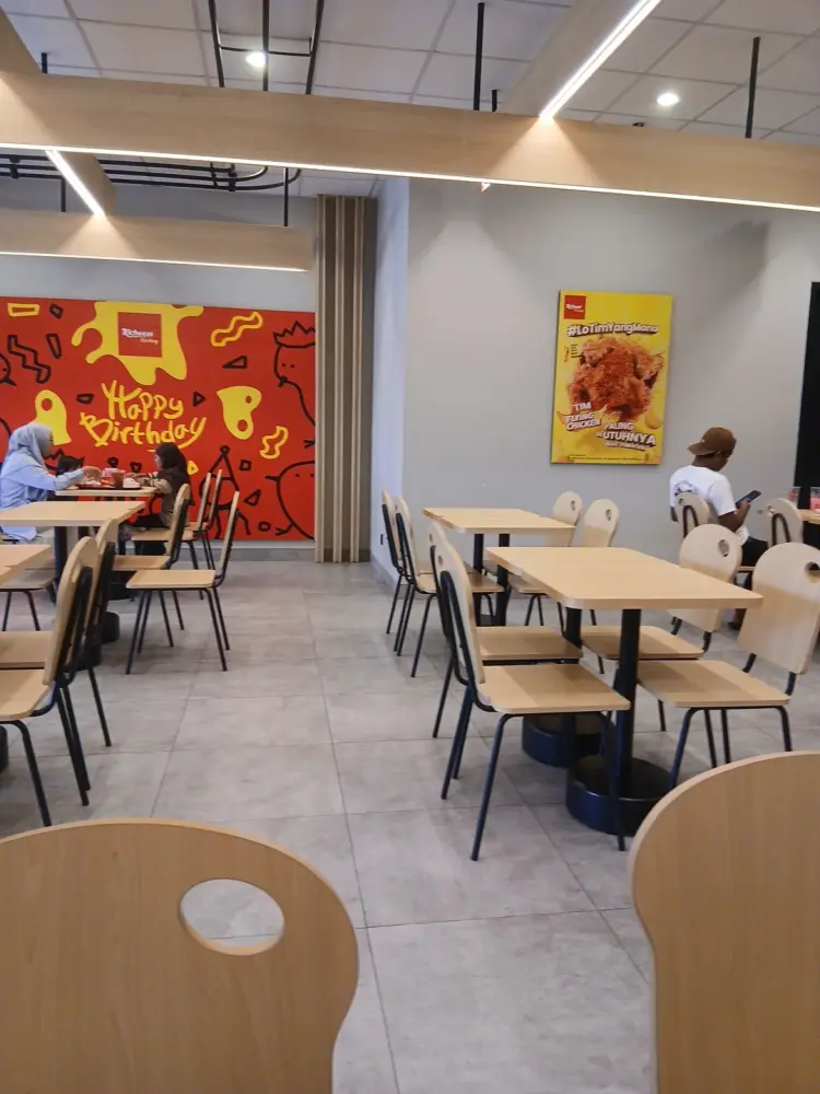 Richeese Factory Sepatan 4