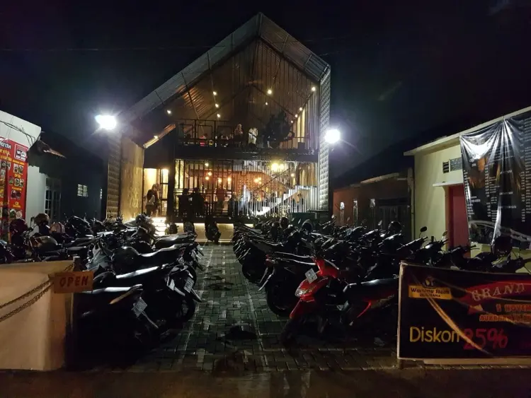 WSS Waroeng Steak Sederhana 1