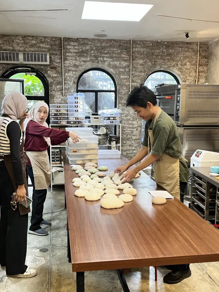 Pecinta Sourdough, merapat! Di toko Jakarta ini kamu bisa makan sambil belajar, plus bisa Nongkrong bareng founder-nya?
