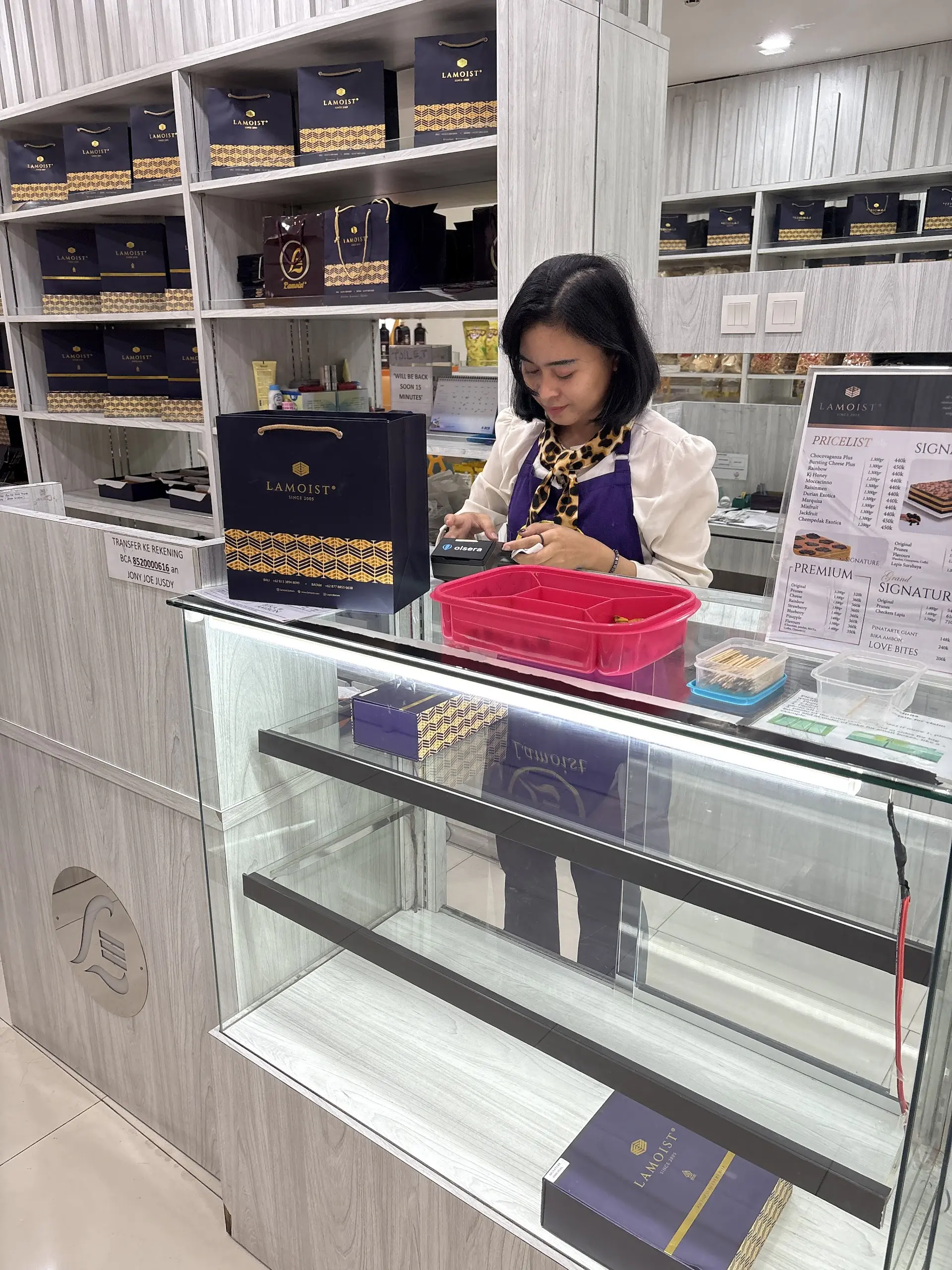 5.0 stars on Google, what's the deal with this Wharf Layer Cake? 2