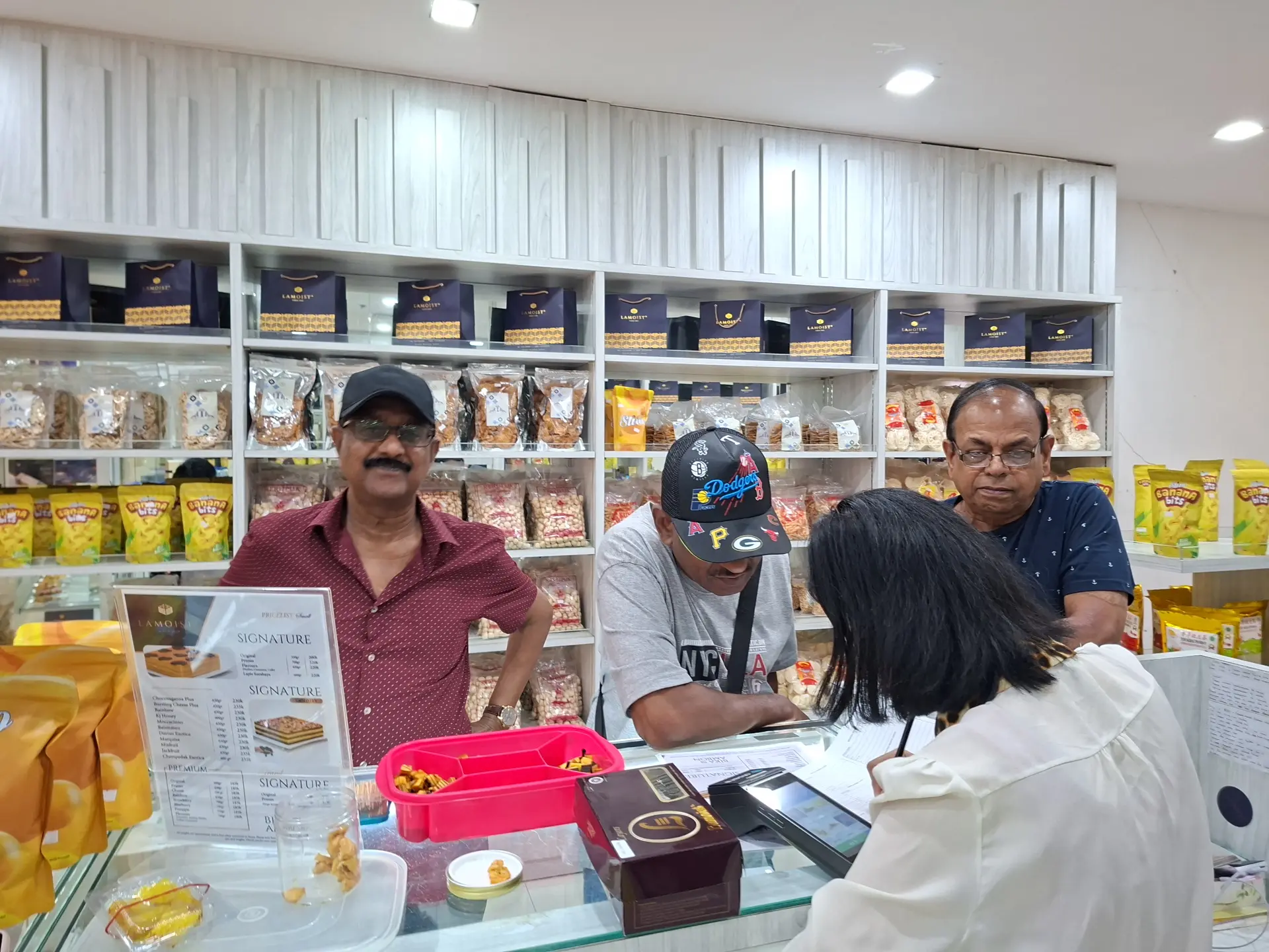 5.0 stars on Google, what's the deal with this Wharf Layer Cake? 6