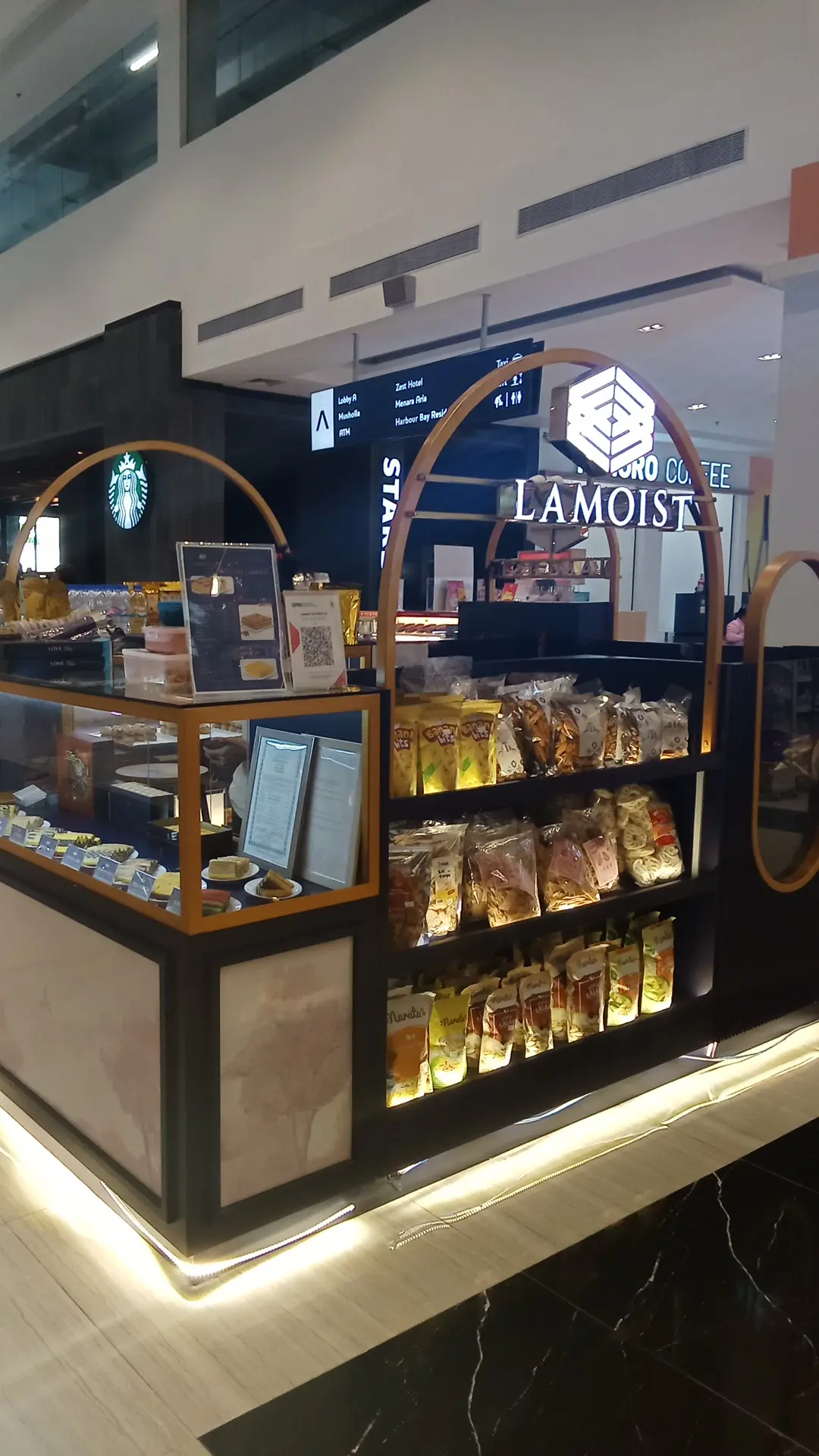 5.0 stars on Google, what's the deal with this Wharf Layer Cake? 3