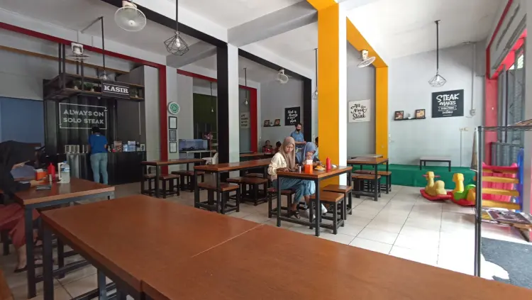 Solo Steak Mojosongo " 1 " 1