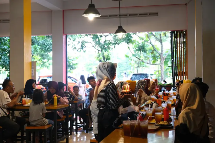 Solo Steak Mojosongo " 1 " 7