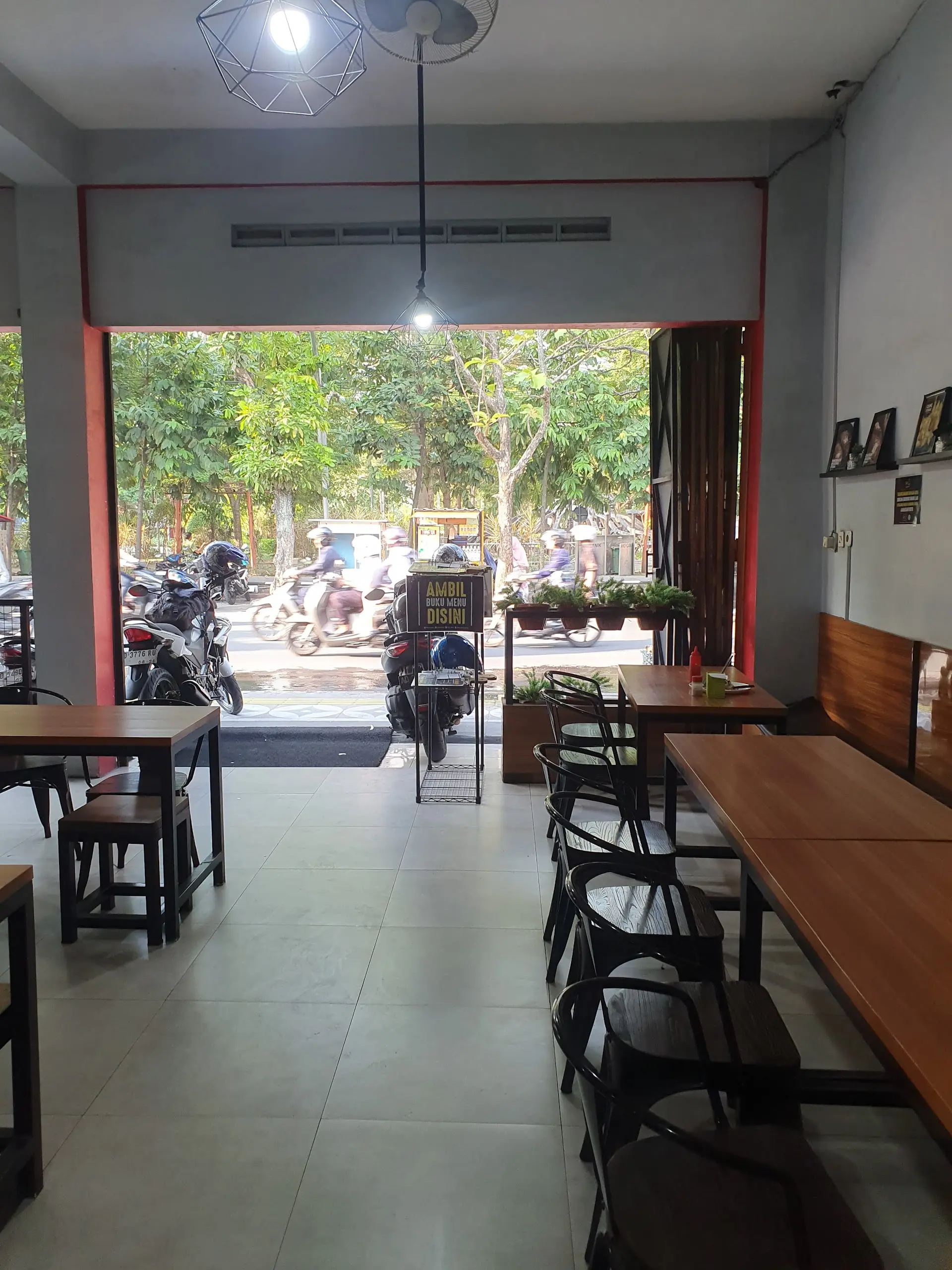 1万块吃牛排还带娃免费玩？梭罗这家店老板到底图啥？ 7