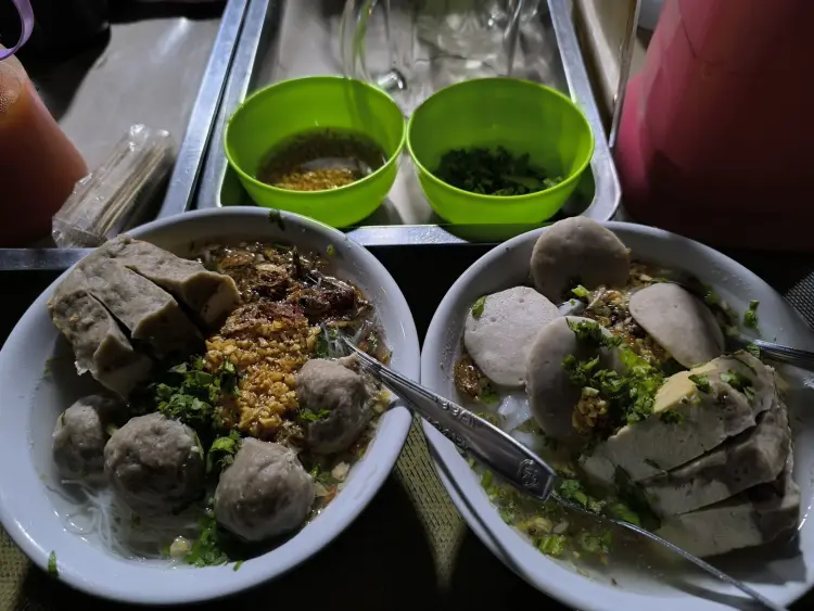 Bakso Sapi Happy Singkawang - Cabang Bawah Kolong Layang KRL 1