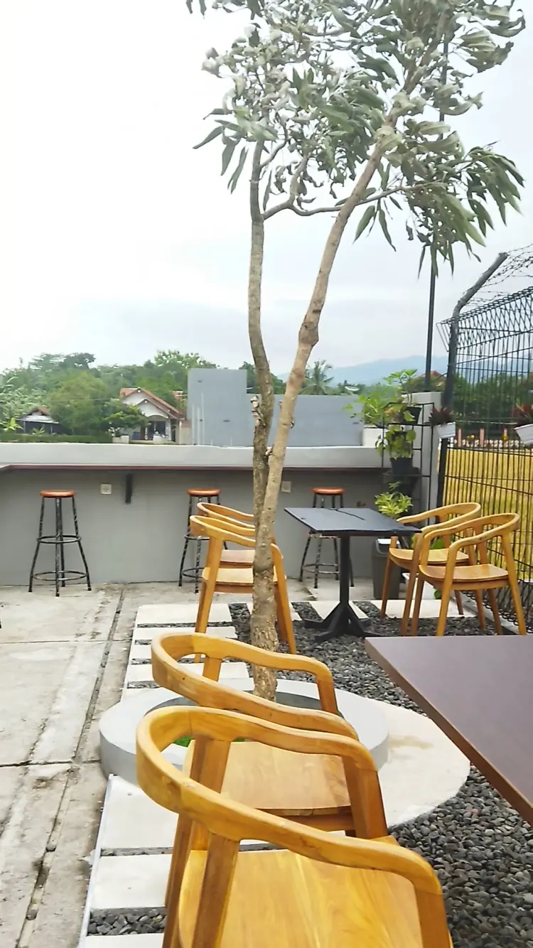 Madjo Coffee & Eat 5