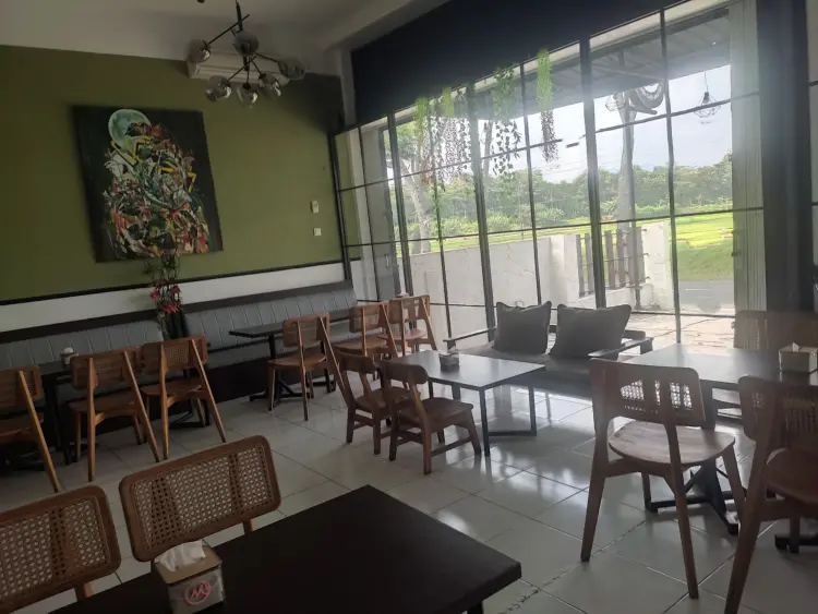 Madjo Coffee & Eat 7