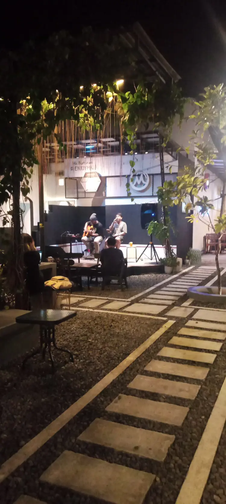 Madjo Coffee & Eat 8