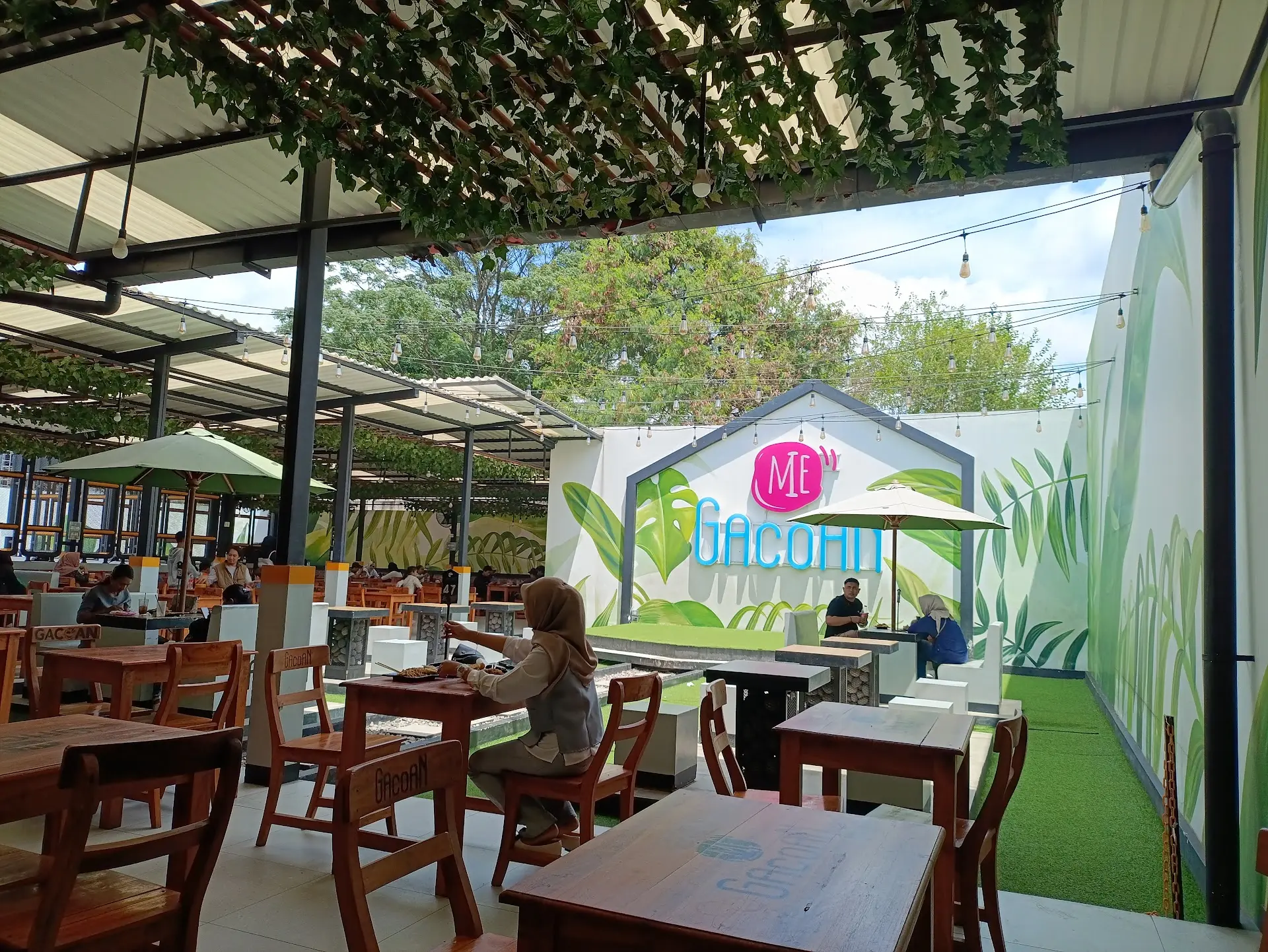 无辣不欢的姐妹集合！印尼这家“魔鬼辣面”凭什么刷爆全网？ 3