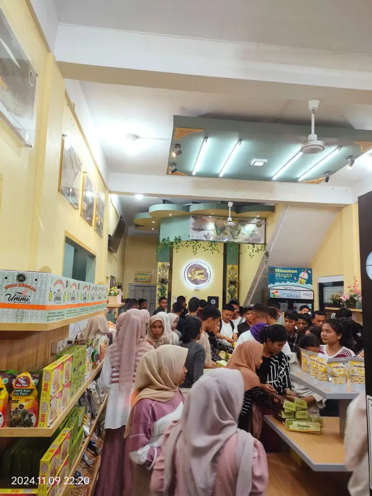 Toko Oleh Oleh Pekanbaru Bolu Kemojo Dapoer Ummi 8