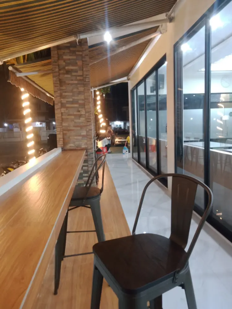 Rizqi Cafe dan Billiard 10