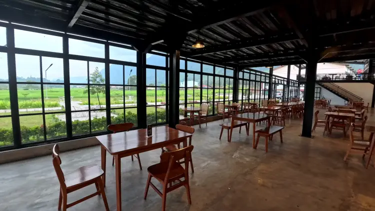 Willem's Resto Cafe & Bar 8