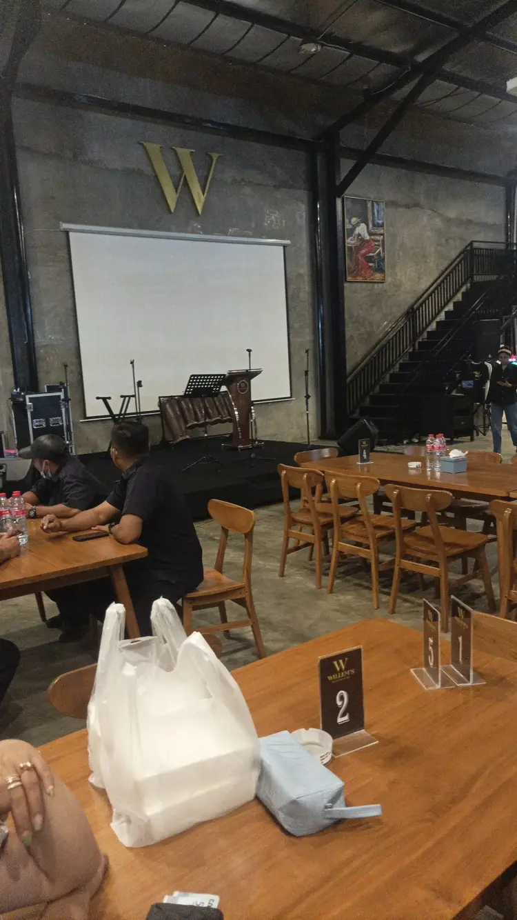 Willem's Resto Cafe & Bar 4