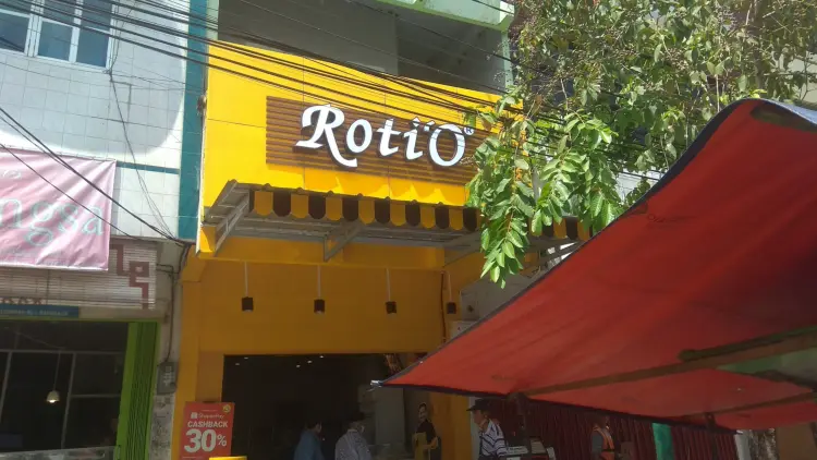 Roti'O Simpang Empat Pasar Pucuk BatuRaja 1