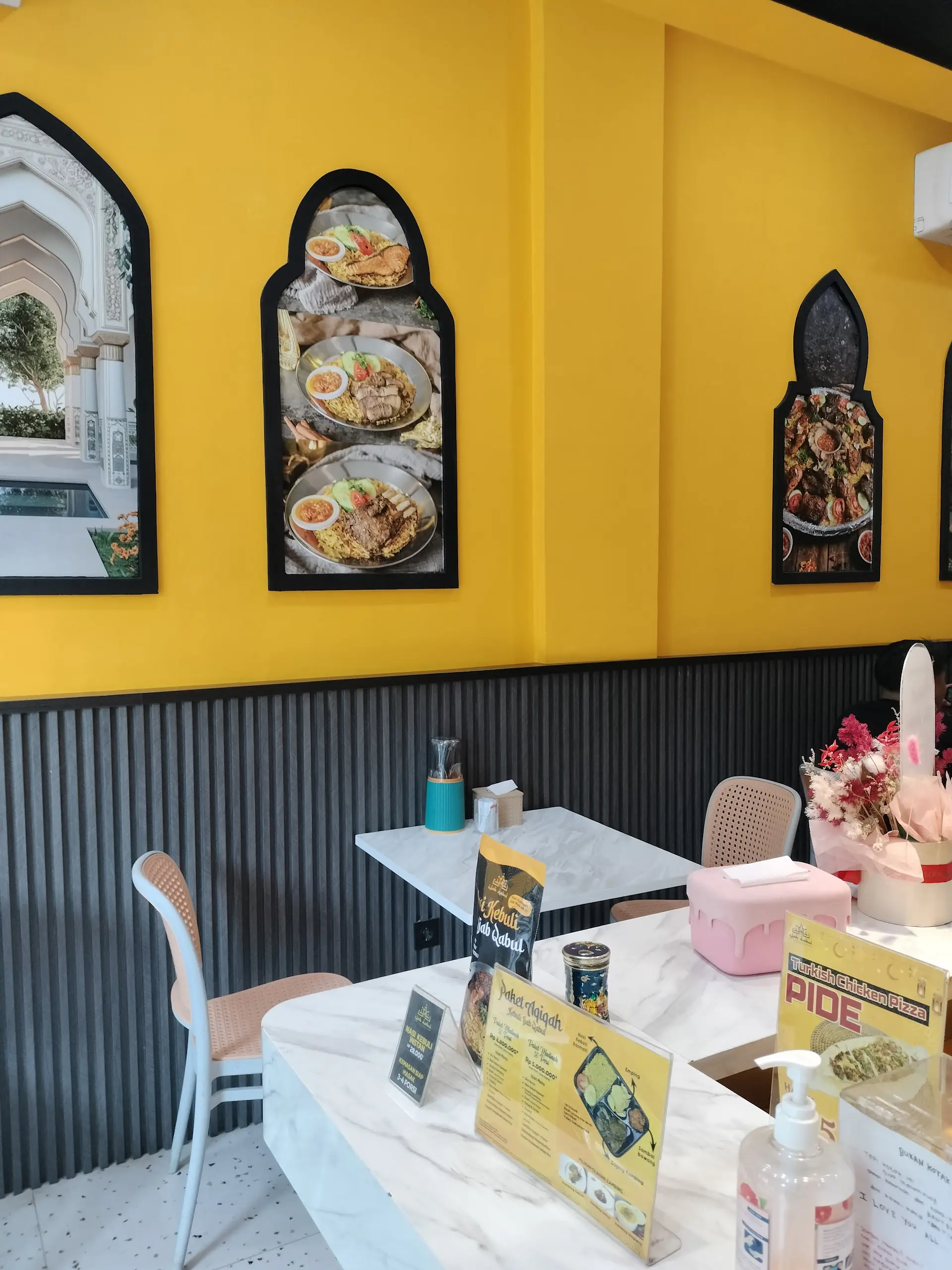 Pecinta masakan Middle East, merapat! Kebuli di sini Mantap banget, tapi pas bayar WAJIB cek bill ya 7