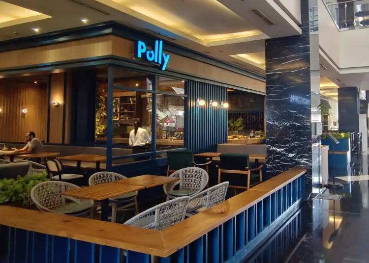 Polly Cafe Foodcentrum 3