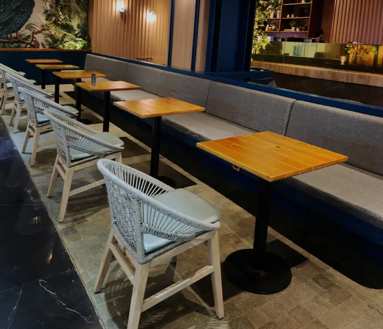 Polly Cafe Foodcentrum 2