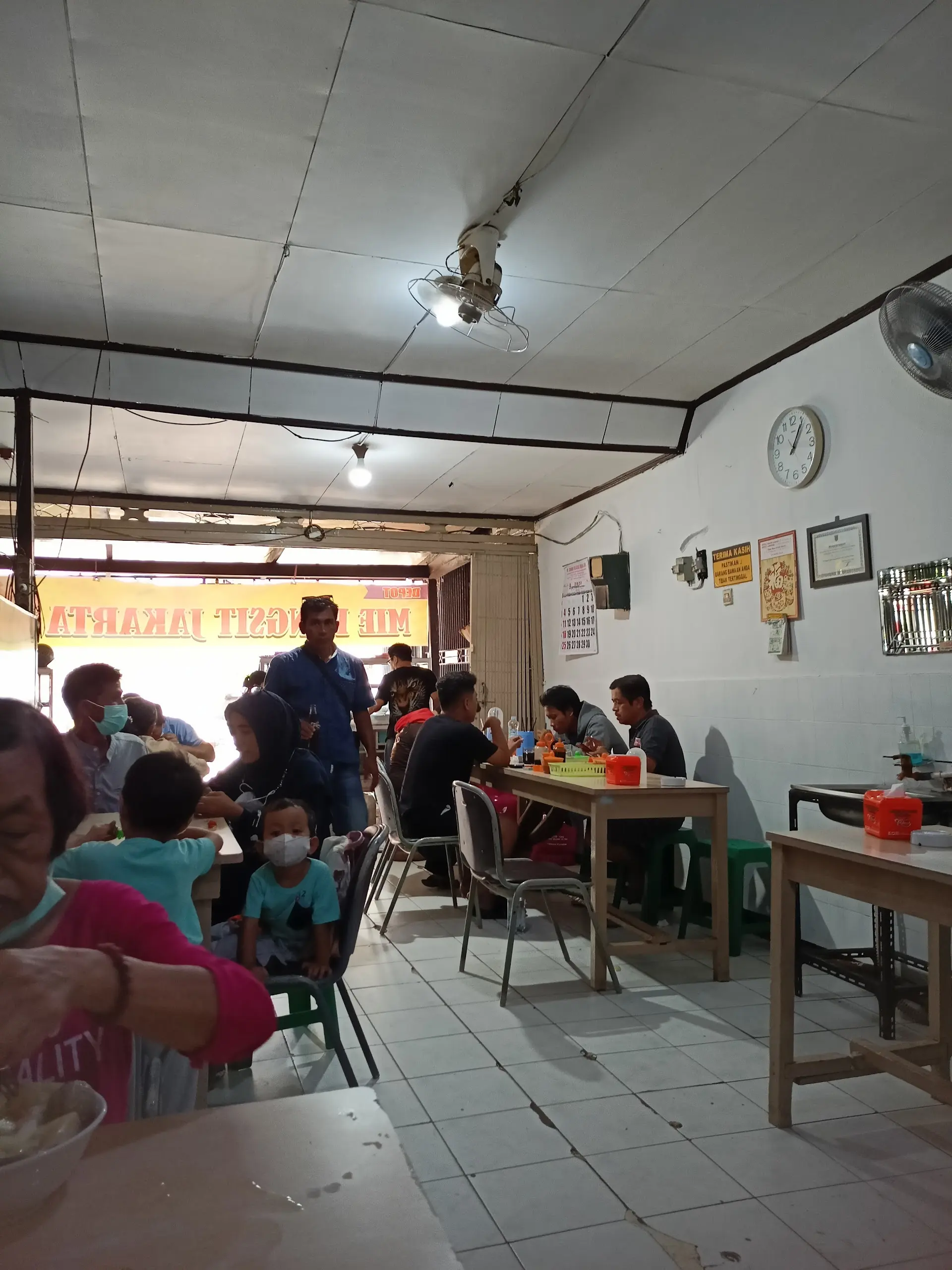 Kuahnya hambar, ayamnya kayak abon? Tapi kok Bakmi legendaris Lokal Samarinda ini dibilang Mantap? 2