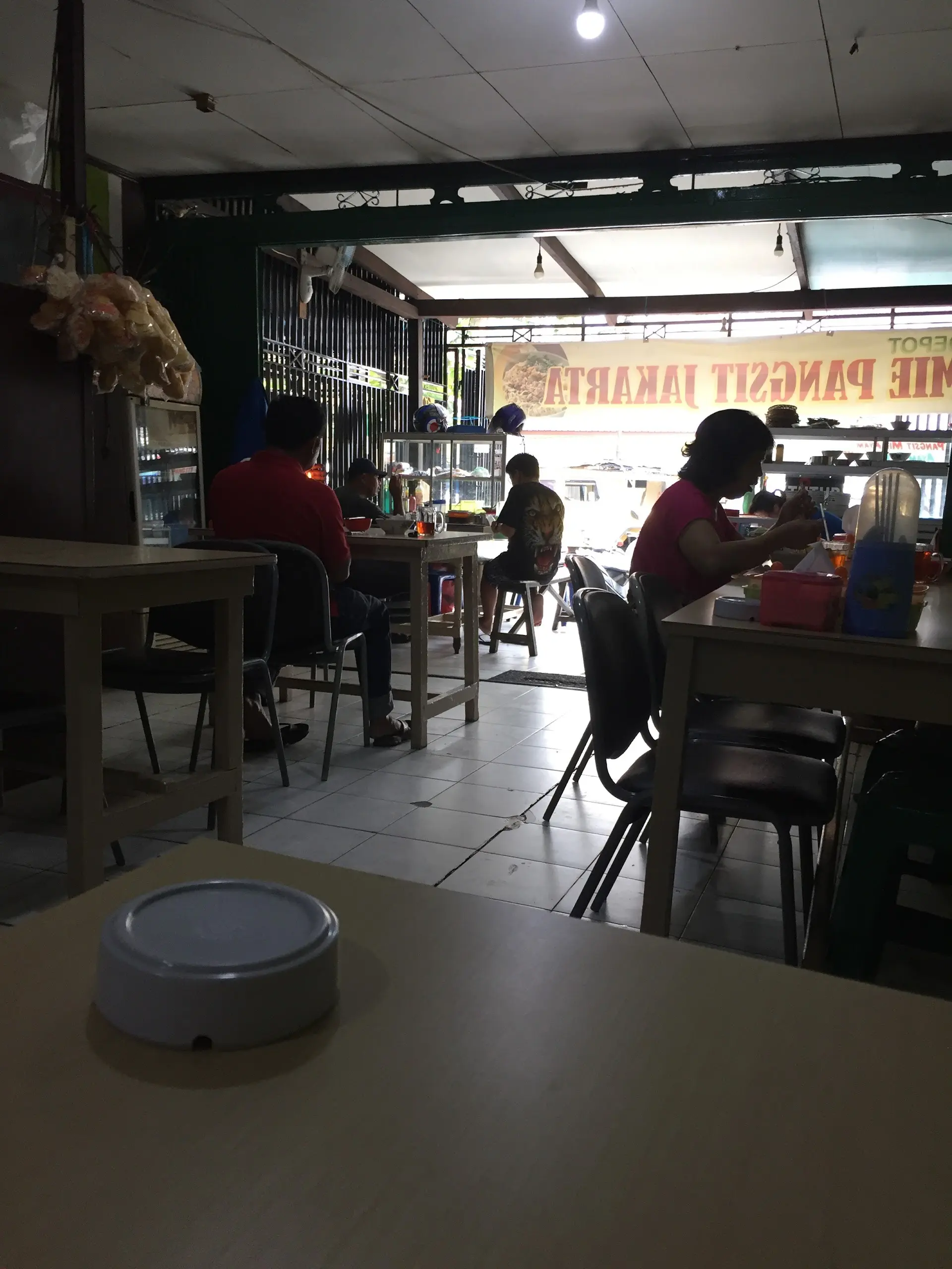 Kuahnya hambar, ayamnya kayak abon? Tapi kok Bakmi legendaris Lokal Samarinda ini dibilang Mantap? 7