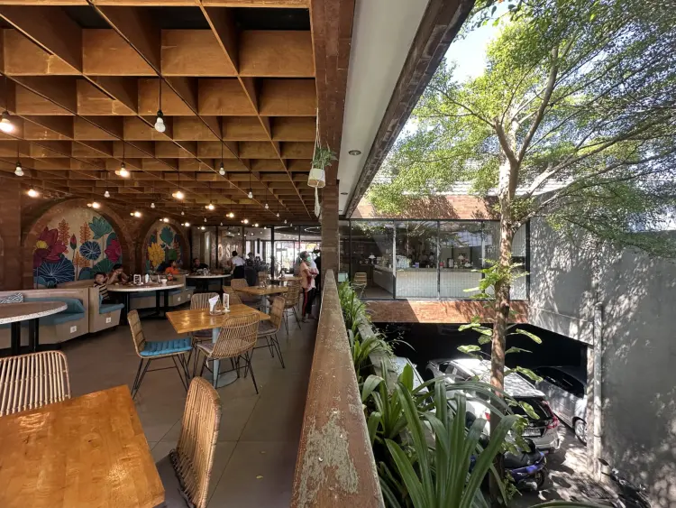 Gosha Kitchen & Patisserie Renon 8