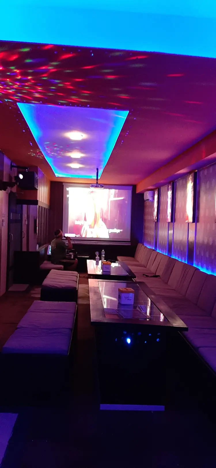 Pepe Bocelli Family Karaoke 1