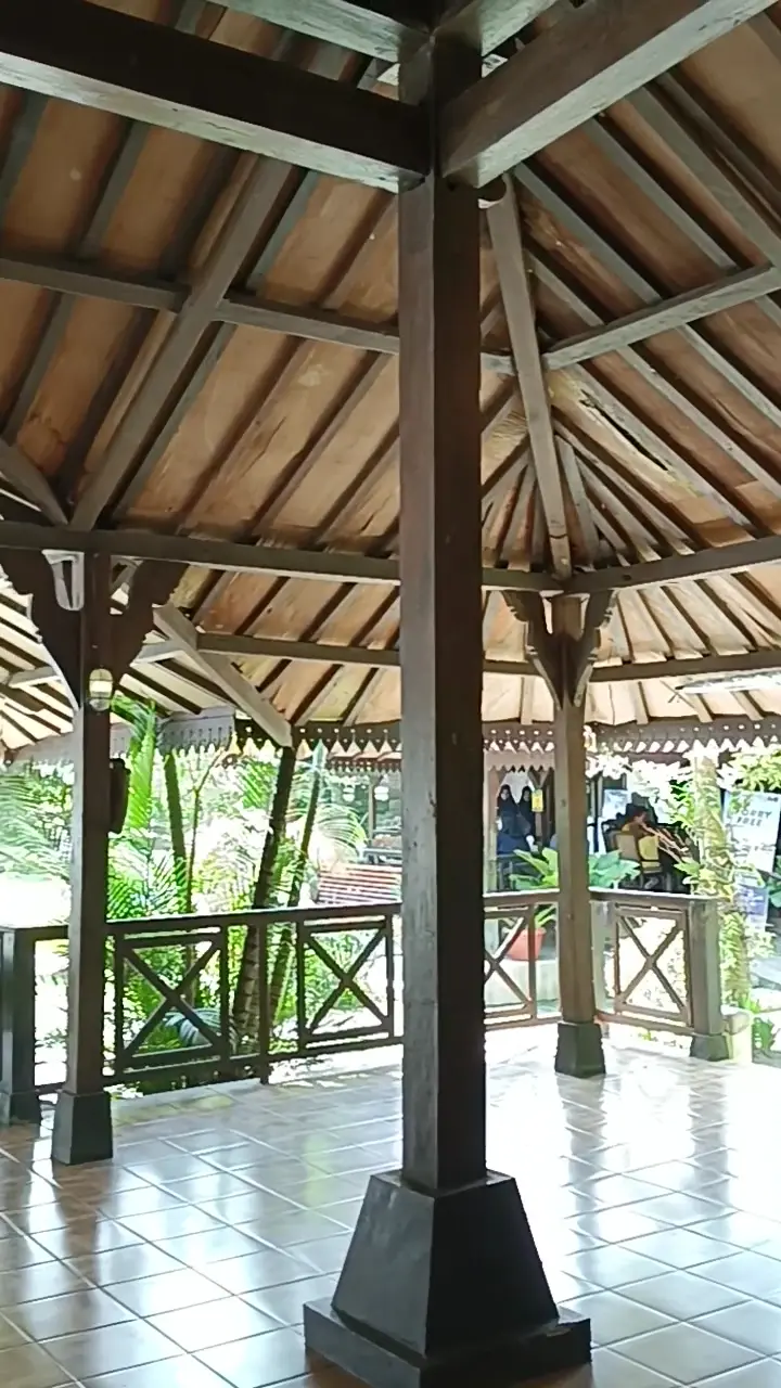 Mbok Berek Garden Resto 4